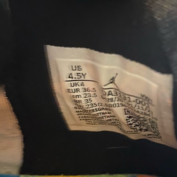 Jordan Zion 1 Youth (PF Noah) Basketball Shoes. - Picture 4 of 5